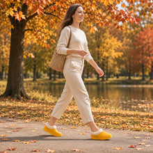 Lade das Bild in den Galerie-Viewer, FeelFree Slipper - ergonomische &amp; rutschfeste Winterslipper
