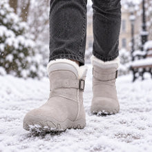 Lade das Bild in den Galerie-Viewer, ThermoHug – Schmerzlindernder Barfuß-Winterstiefel mit breiter Zehenbox
